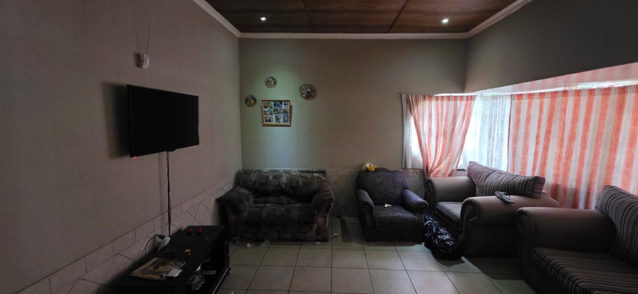 5 Bedroom Property for Sale in Elandia North West